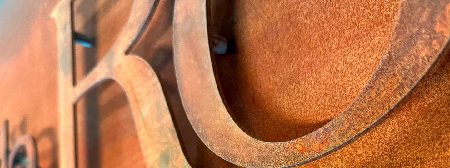 Acciaio Corten: cos’è, come funziona e perché sceglierlo